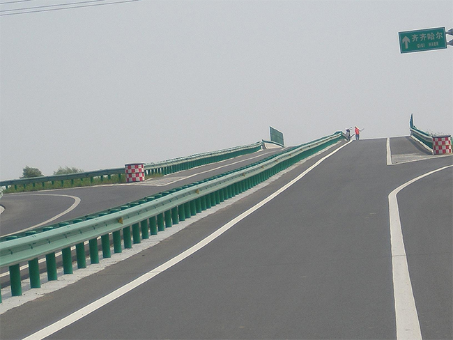 承德高速公路护栏的材质与规格